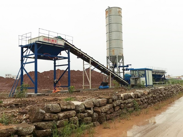 小型滚筒混凝土搅拌机的具体操作方法